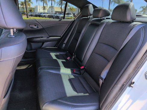 Used 2017 Honda Accord Sport image 29