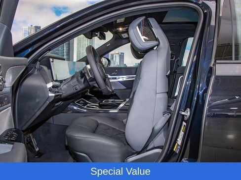 Used 2025 BMW 750e xDrive w/ Executive Package AWD/4WD image 21