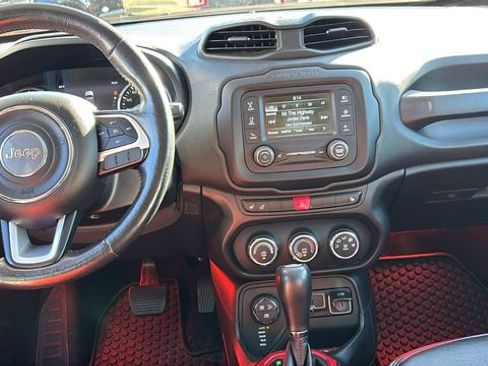 Used 2016 Jeep Renegade Trailhawk w/ Cold Weather Group AWD/4WD image 6