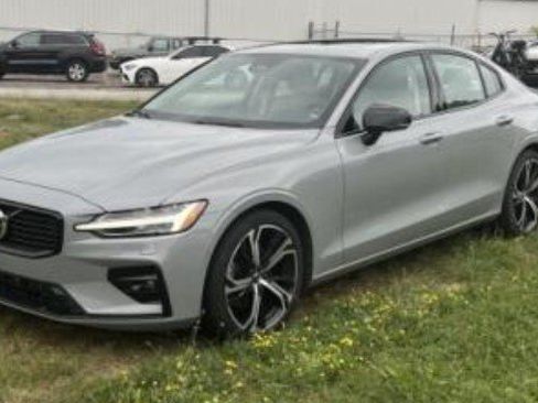 Used 2024 Volvo S60 B5 Plus w/ Climate Package AWD/4WD image 3