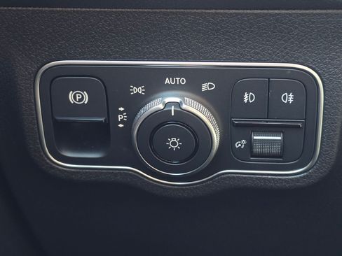 New 2026 Mercedes-Benz GLB 250 4MATIC image 37