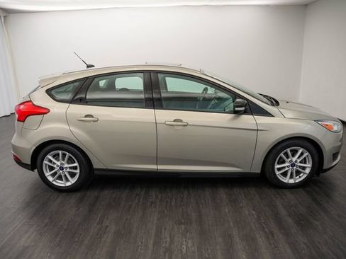 Used 2016 Ford Focus SE FWD image 6