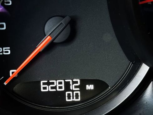 Used 2018 Porsche Macan Sport Edition w/ Driver Memory Package image 22