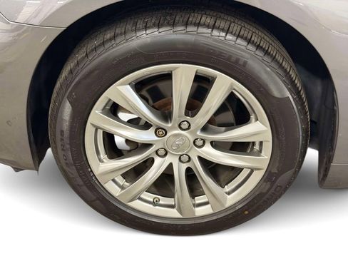 Used 2019 INFINITI Q70 Luxe w/ Proactive Package AWD/4WD image 15