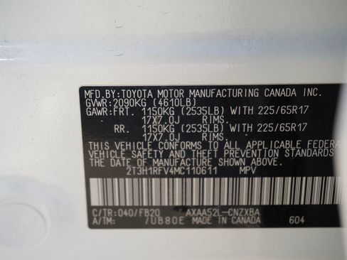 Used 2021 Toyota RAV4 LE w/ Carpet Mat Package (TMS) image 32