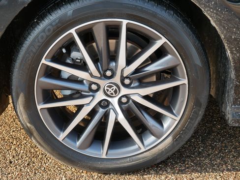 Used 2023 Toyota Camry XLE image 15