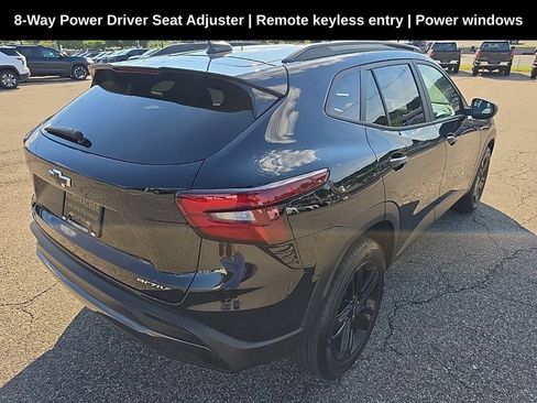 Used 2024 Chevrolet Trax ACTIV w/ Sunroof Package FWD image 3
