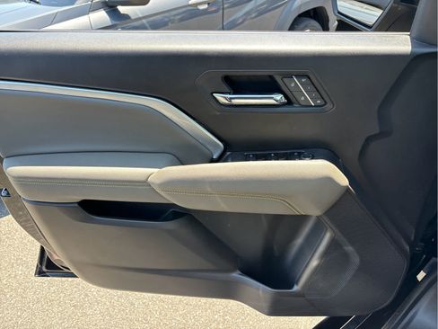 Certified 2024 Chevrolet Colorado ZR2 w/ ZR2 Convenience Package III AWD/4WD image 22