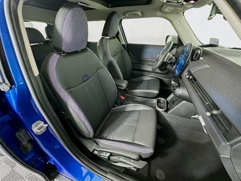 Certified 2025 MINI Cooper 4-Door Hardtop image 27