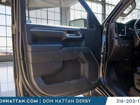 Used 2022 Chevrolet Silverado 1500 RST w/ Z71 Off-Road Package AWD/4WD image 17