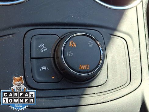 Used 2024 GMC Terrain SLE AWD/4WD image 24