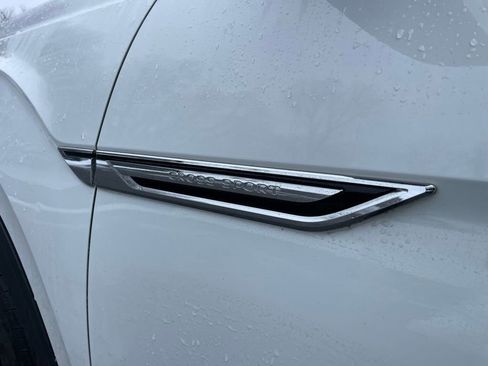 Used 2022 Volkswagen Atlas Cross Sport SE image 22