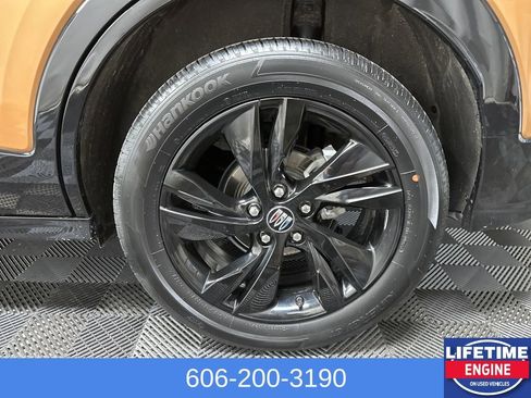 Used 2024 Buick Encore GX Sport Touring image 9