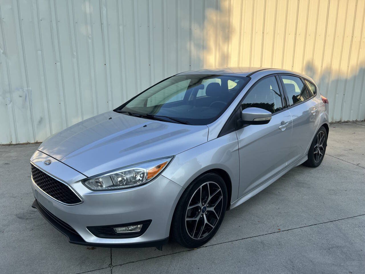Used 2015 Ford Focus SE w/ SE Sport Package FWD image 8