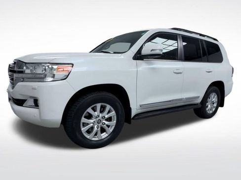 Used 2016 Toyota Land Cruiser AWD/4WD image 4