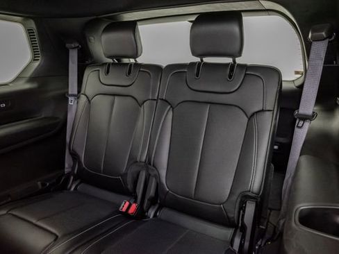 Certified 2024 Jeep Grand Cherokee L Limited w/ Luxury Tech Group II AWD/4WD image 22