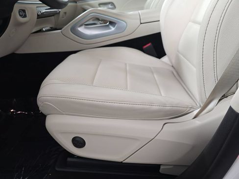 Used 2023 Mercedes-Benz GLS 450 4MATIC image 33