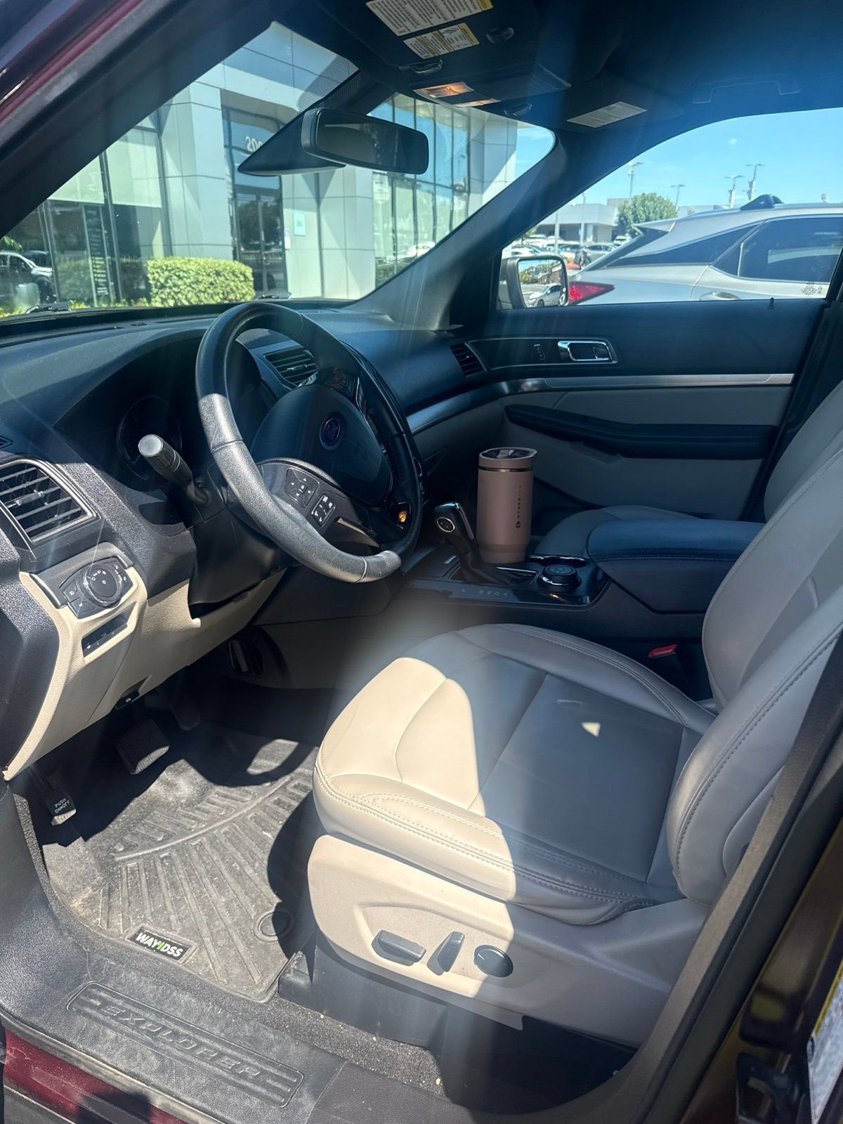 Used 2019 Ford Explorer XLT w/ Equipment Group 202A AWD/4WD image 5
