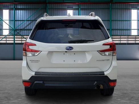 Used 2020 Subaru Forester Premium AWD/4WD image 4