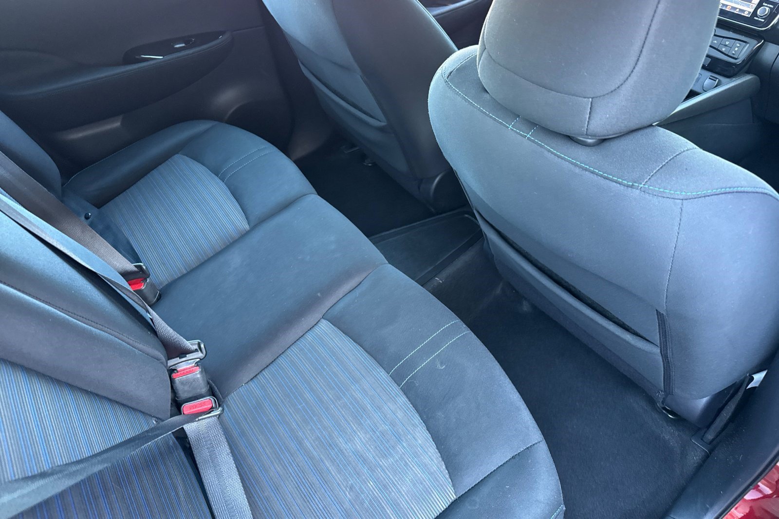 Used 2018 Nissan Leaf SV w/ SV Technology Package FWD image 33