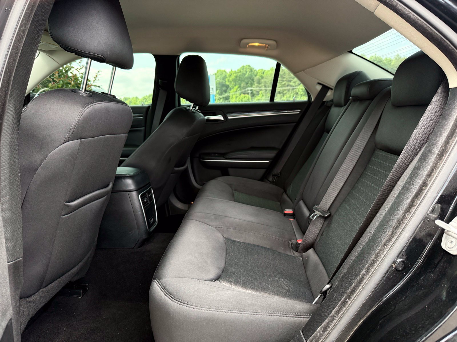 Used 2020 Chrysler 300 Touring w/ Driver Convenience Group RWD image 20