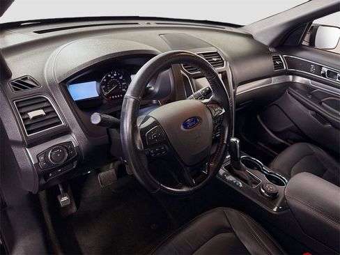Used 2017 Ford Explorer Sport w/ Equipment Group 401A image 3