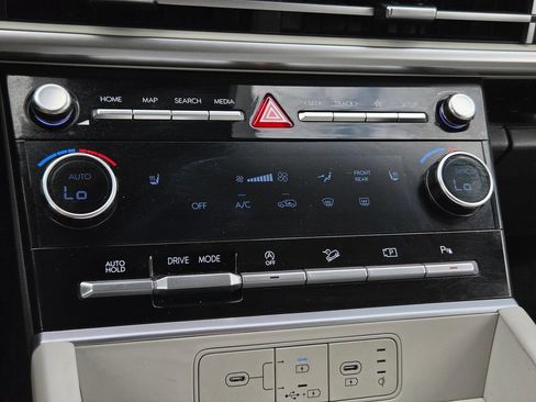 Used 2026 Hyundai Santa Fe SEL FWD image 19