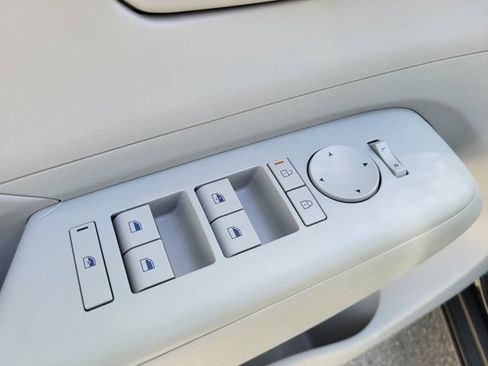 Certified 2026 Hyundai Kona SE FWD image 15