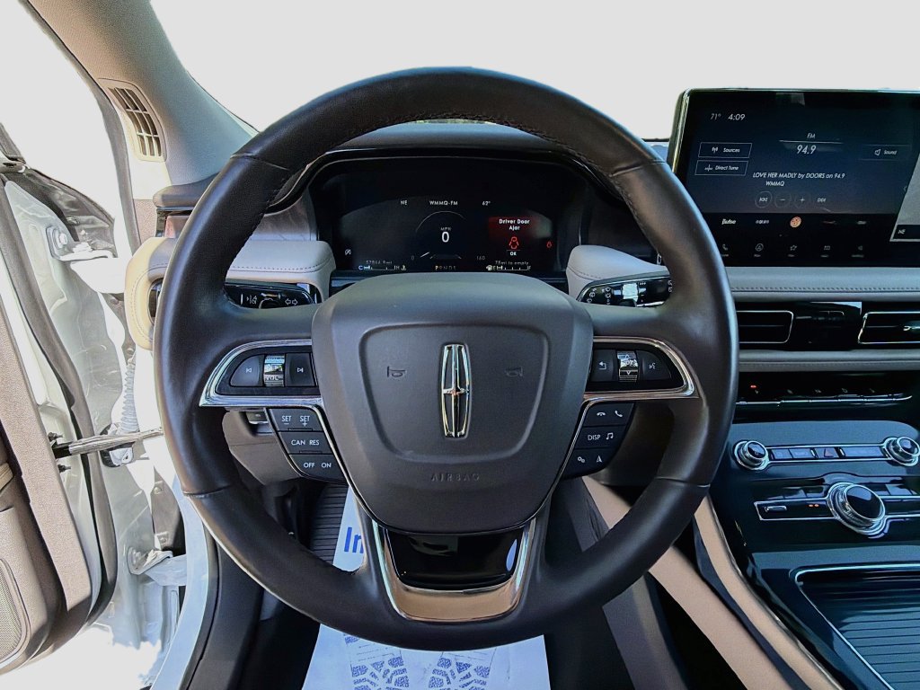 Used 2023 Lincoln Nautilus Reserve AWD/4WD image 11