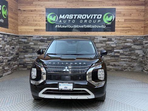 Used 2023 Mitsubishi Outlander SE Black Edition AWD/4WD image 3