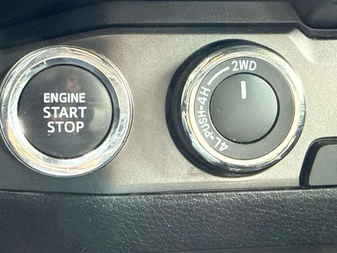 Used 2019 Toyota Tacoma TRD Sport image 16