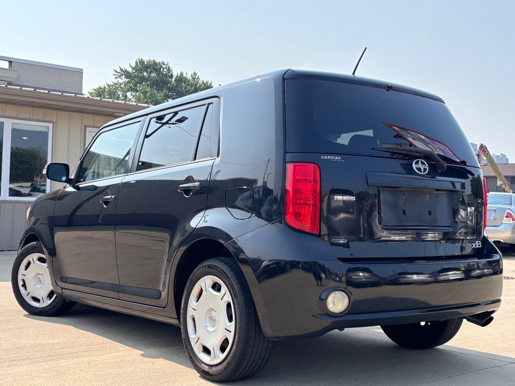 Used 2009 Scion xB FWD image 3