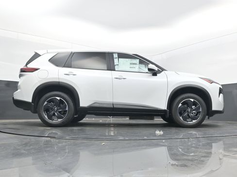 New 2026 Nissan Rogue SV image 28