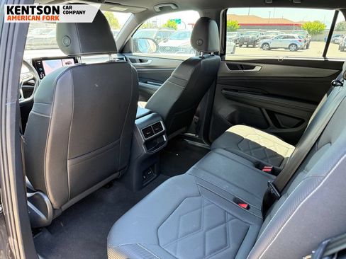 Used 2025 Volkswagen Atlas Cross Sport SE AWD/4WD image 29