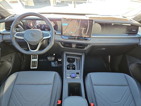 New 2026 Volkswagen Tiguan SE R-Line image 9