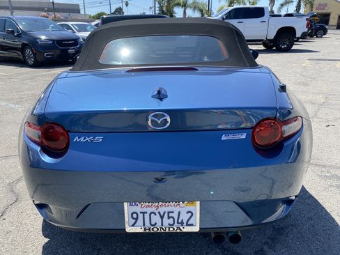 Used 2019 MAZDA MX-5 Miata Grand Touring w/ GT-S Package RWD image 11