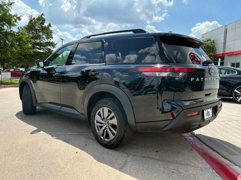 Used 2025 Nissan Pathfinder SV FWD image 8