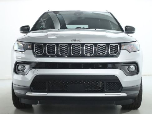 Used 2025 Jeep Compass Limited AWD/4WD image 5