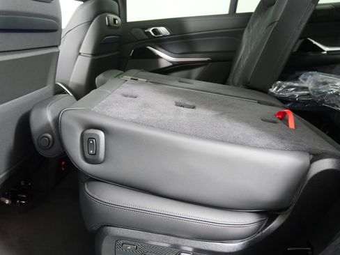 Used 2026 BMW X7 xDrive40i w/ M Sport Package image 15