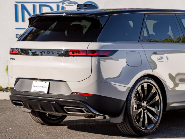 Certified 2026 Land Rover Range Rover Sport SE AWD/4WD image 7
