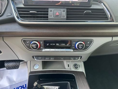 Used 2025 Audi Q5 2.0T Premium Plus w/ Premium Plus Package image 19