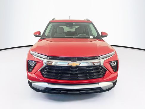 Used 2026 Chevrolet TrailBlazer LT FWD image 2