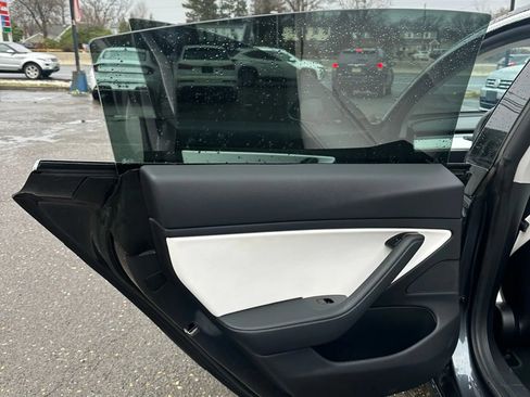 Used 2019 Tesla Model 3 Long Range image 11