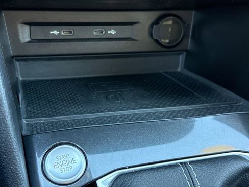 Certified 2023 Volkswagen Tiguan SE R-Line image 43