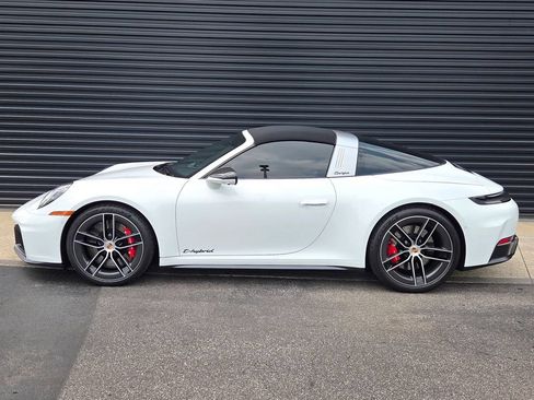Certified 2026 Porsche 911 Targa 4 GTS AWD/4WD image 2