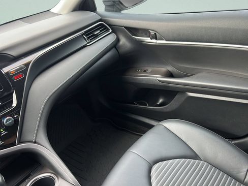 Used 2023 Toyota Camry SE w/ Convenience Package FWD image 12