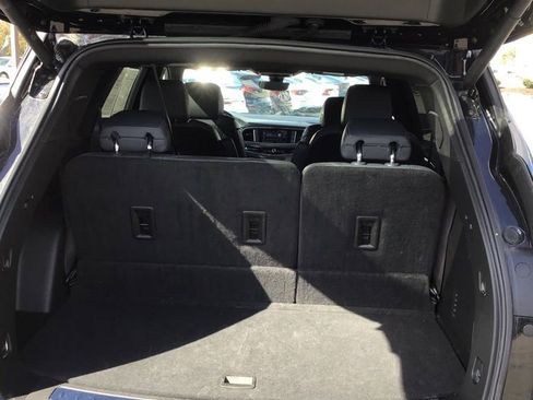 Used 2024 Buick Enclave Premium image 5