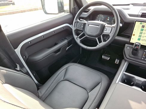 New 2026 Land Rover Defender 110 V8 AWD/4WD image 12