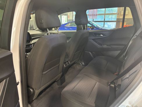Used 2025 Chevrolet Equinox LT FWD image 38