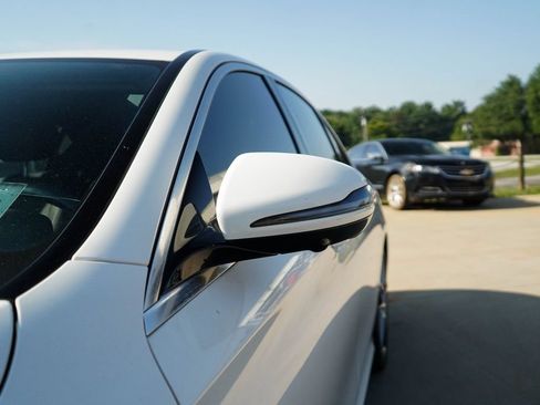 Used 2019 Mercedes-Benz E 300 image 23